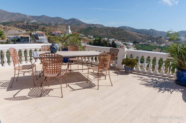 ENCANTADORA VILLA EN LA HERRADURA