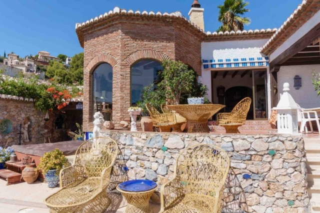ENCANTADORA VILLA EN LA HERRADURA