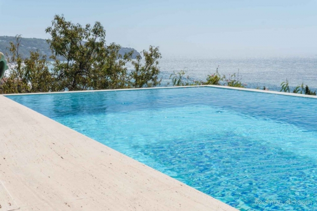 ENCANTADORA VILLA EN LA HERRADURA