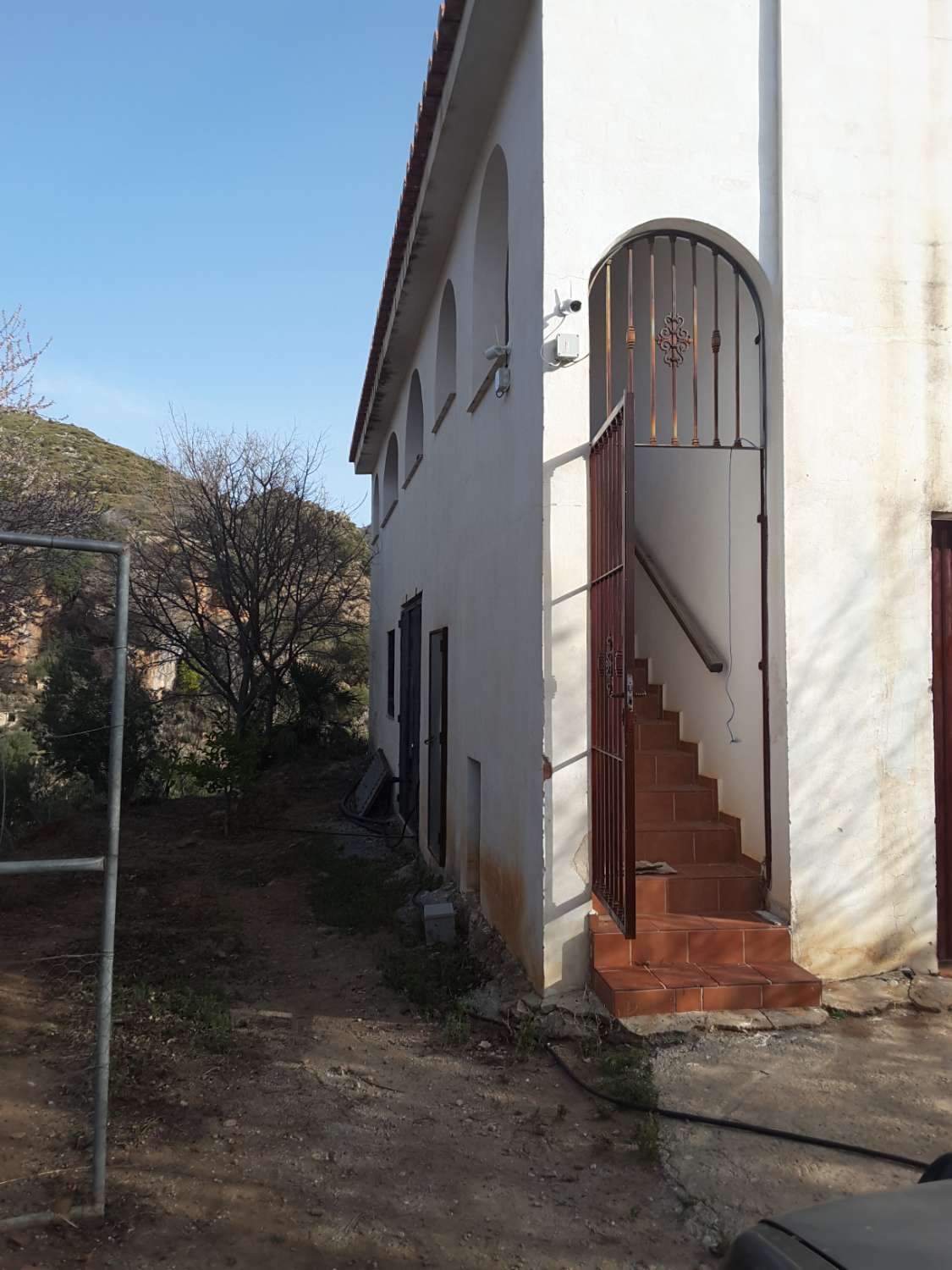 Bauernhaus und mehrere Ruinen auf rustikalen Grundstücken von 276.000 m²