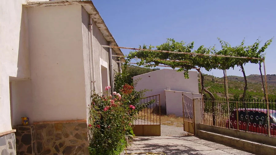 Renoviertes Bauernhaus mit Lagerhaus und Aussicht in Torvizcón, Granada