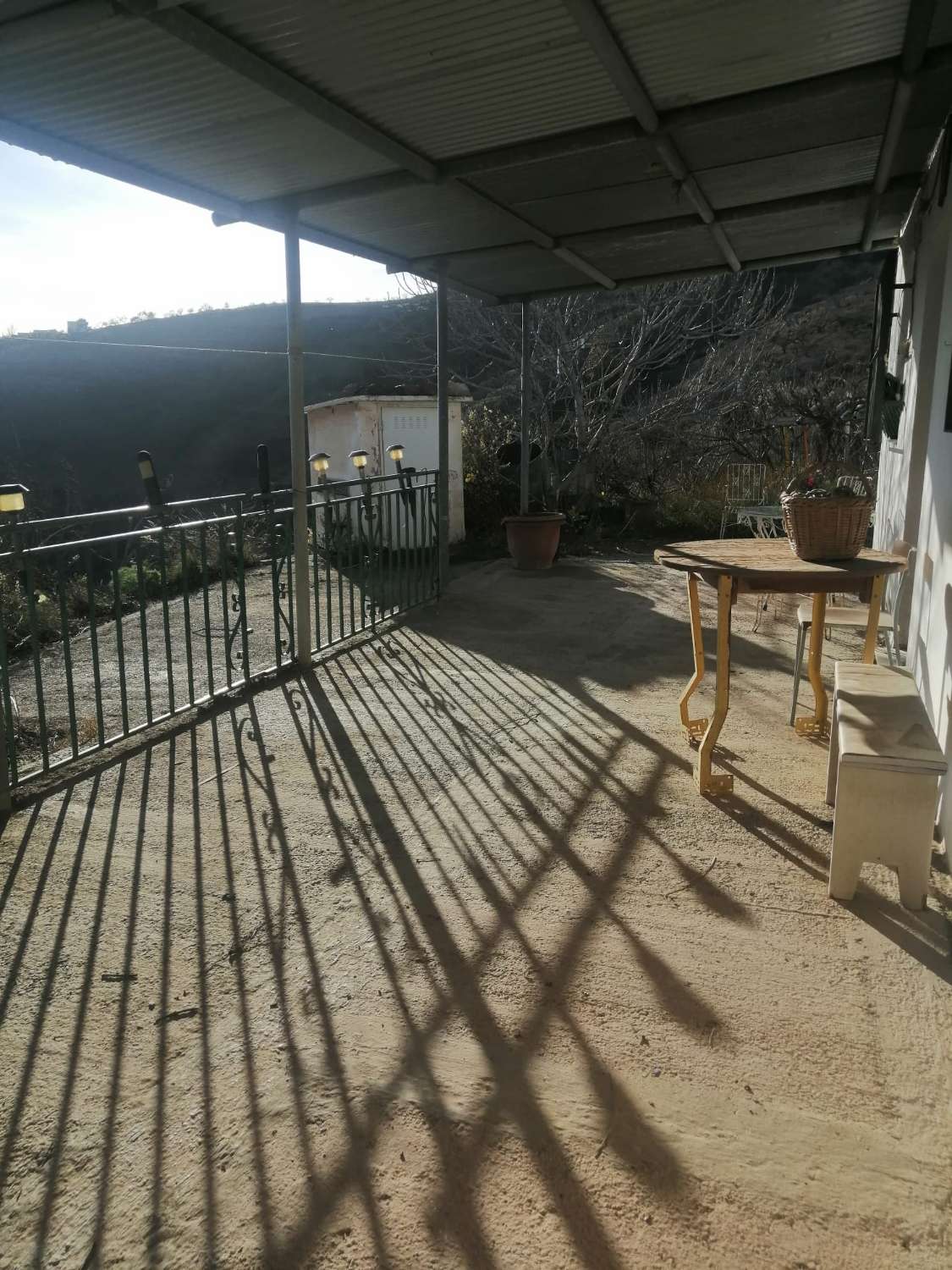 Bauernhaus zum Verkauf mit 15.000 m² Grundstück in Torvizcón
