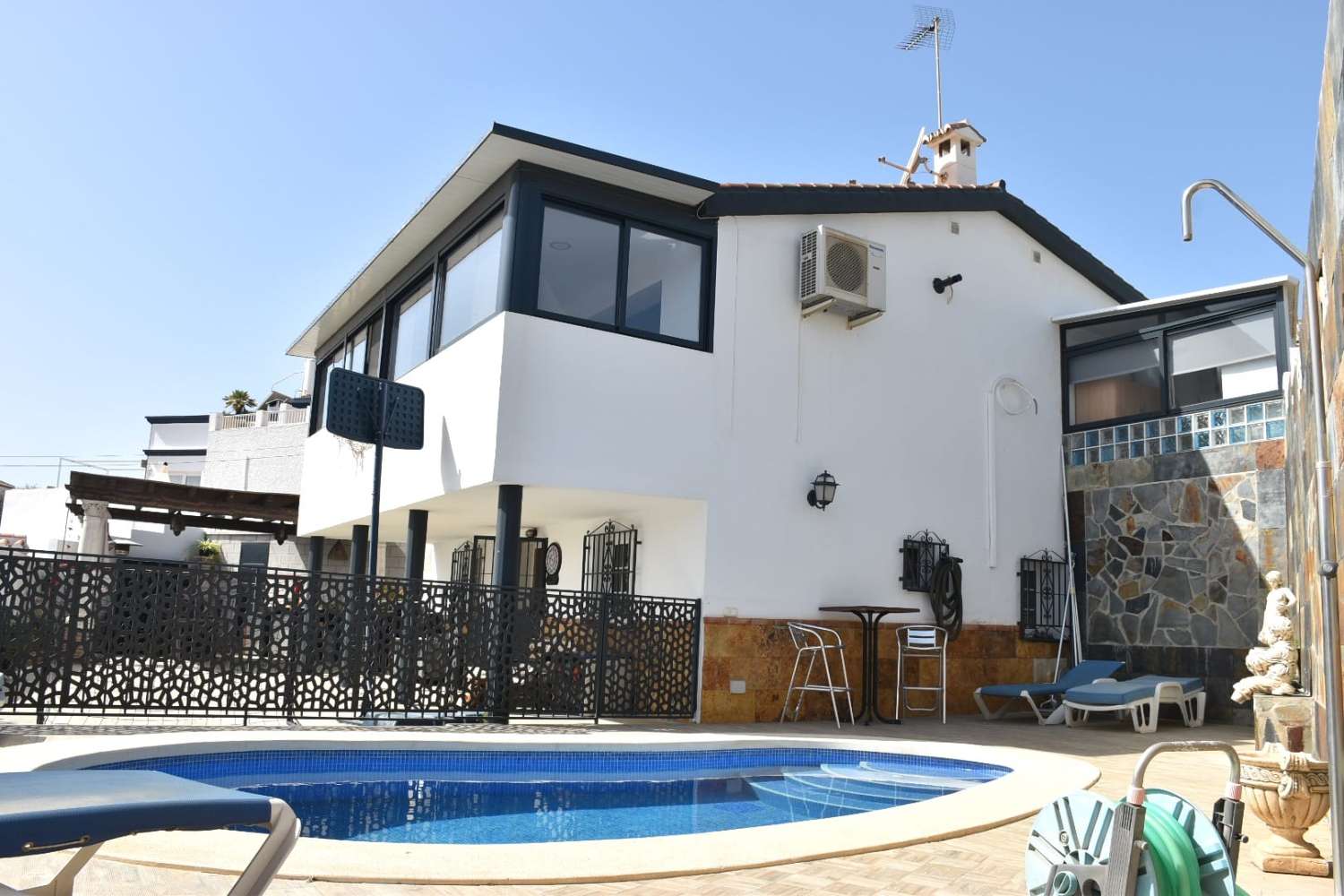 Villa in La Exótica (Nerja) with garden, pool and views