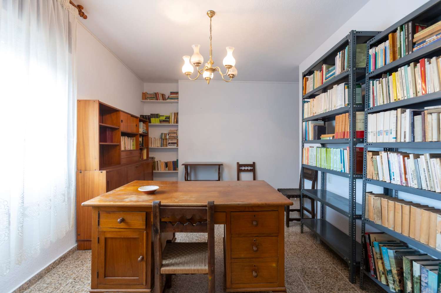 **Piso en Venta en el Corazón de Motril**