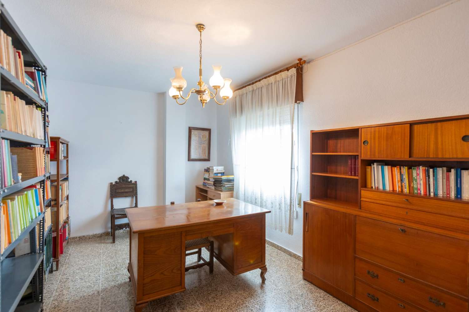 **Piso en Venta en el Corazón de Motril**