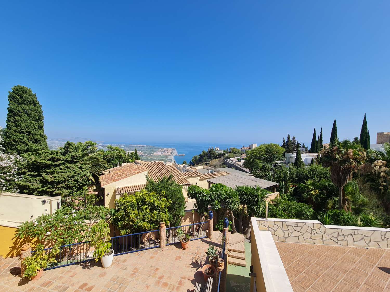 Villa de lujo en venta en urbanización Monte de Los Almendros de Salobreña