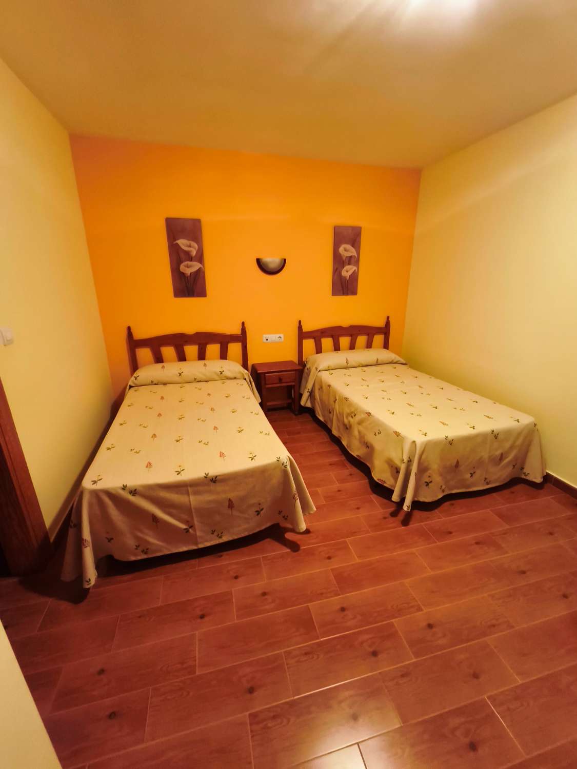 Oportunidad Exclusiva: Complejo Hotelero con Restaurante y Vistas Panorámicas en el Corazón de La Alpujarra