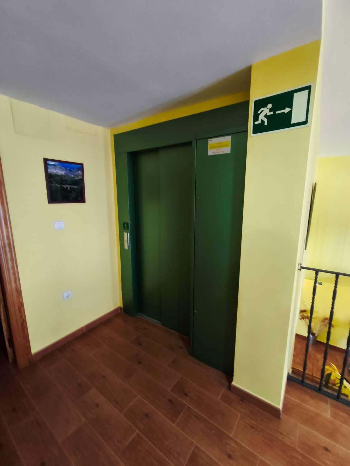 Oportunidad Exclusiva: Complejo Hotelero con Restaurante y Vistas Panorámicas en el Corazón de La Alpujarra