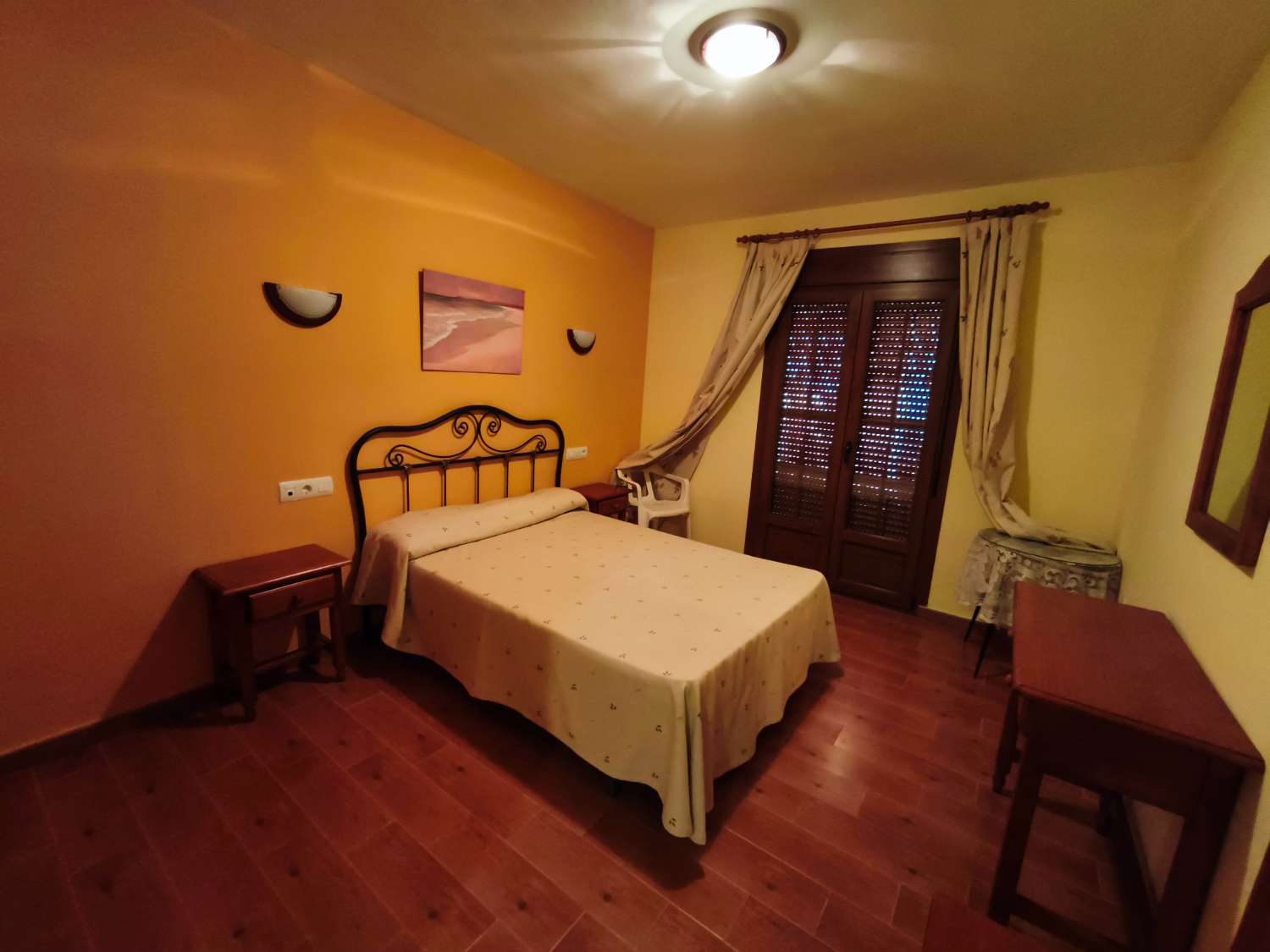 Oportunidad Exclusiva: Complejo Hotelero con Restaurante y Vistas Panorámicas en el Corazón de La Alpujarra