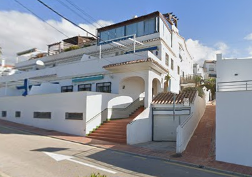 Estudio en La Noria con piscina y jardín