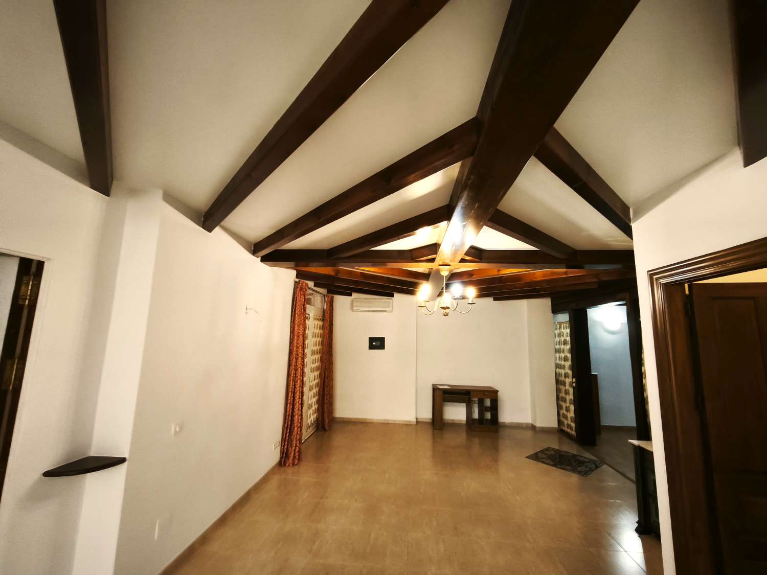 Estudio en La Noria con piscina y jardín
