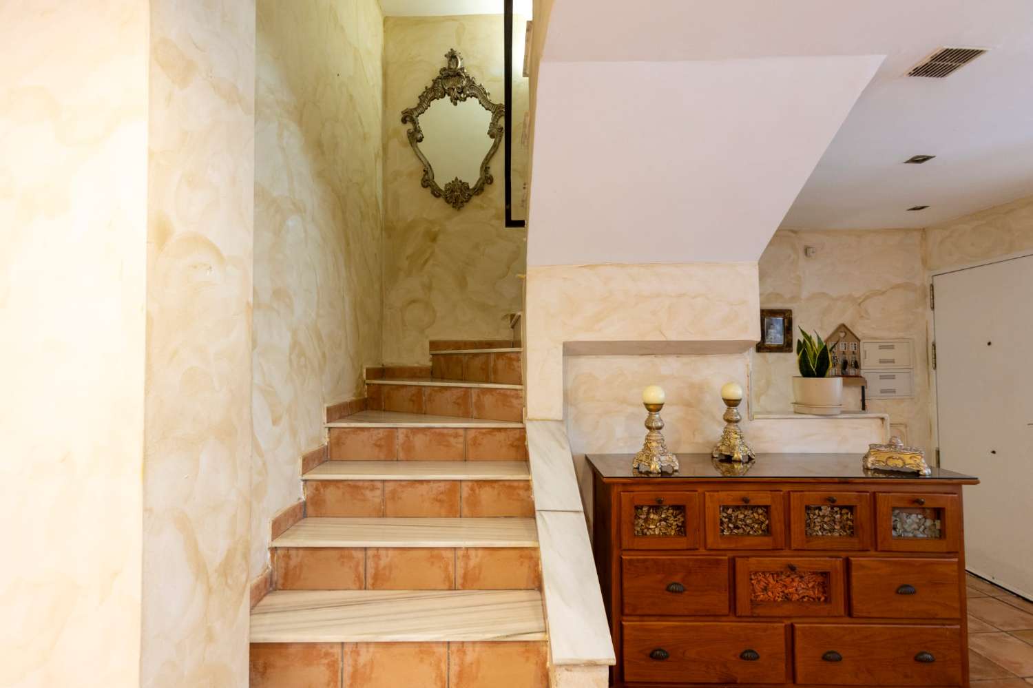 Chalet adosado en venta en Lobres